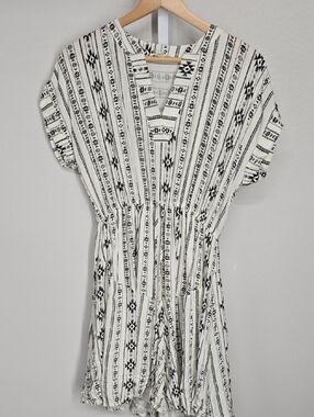 Blu Pepper White and Black Tribal Print Blouse